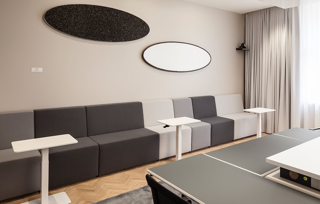 Activity-based office: meeting spaces - INTO the Nordic Silence